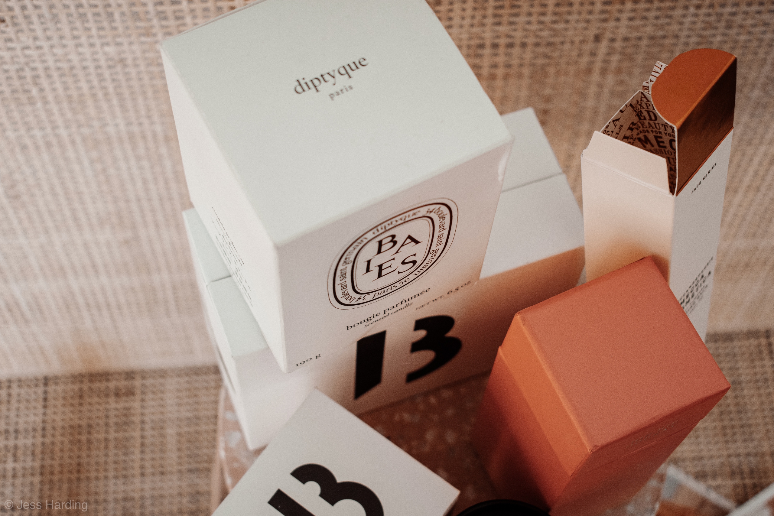 Zastosowanie kartonów klapowych z nadrukiem w logistyce i sprzedaży